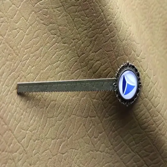 Верх обуви из полиуретановой кожи толщиной 1,4 мм с текстурой мелкого личи